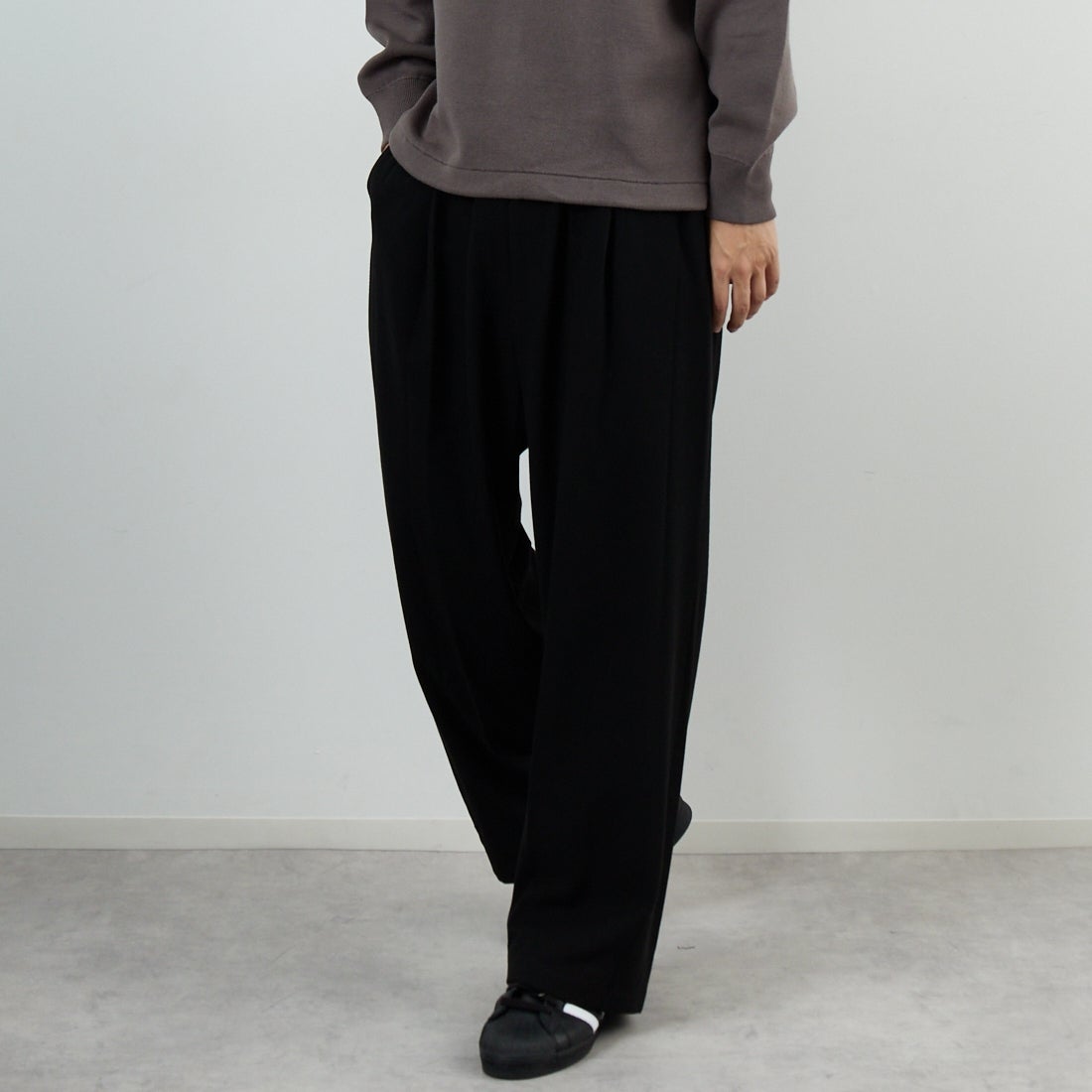 BLACK&&モデル身長：179cm 着用サイズ：48&&