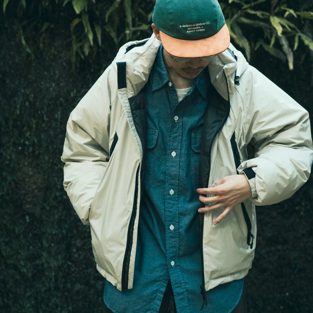 JEANSFACTORY × NANGA [ジーンズファクトリー × ナンガ] 別注 オーロラテックスダウンジャケット [JMP-254-030-JF] IVORY &&モデル身長：168cm 着用サイズ：L&&