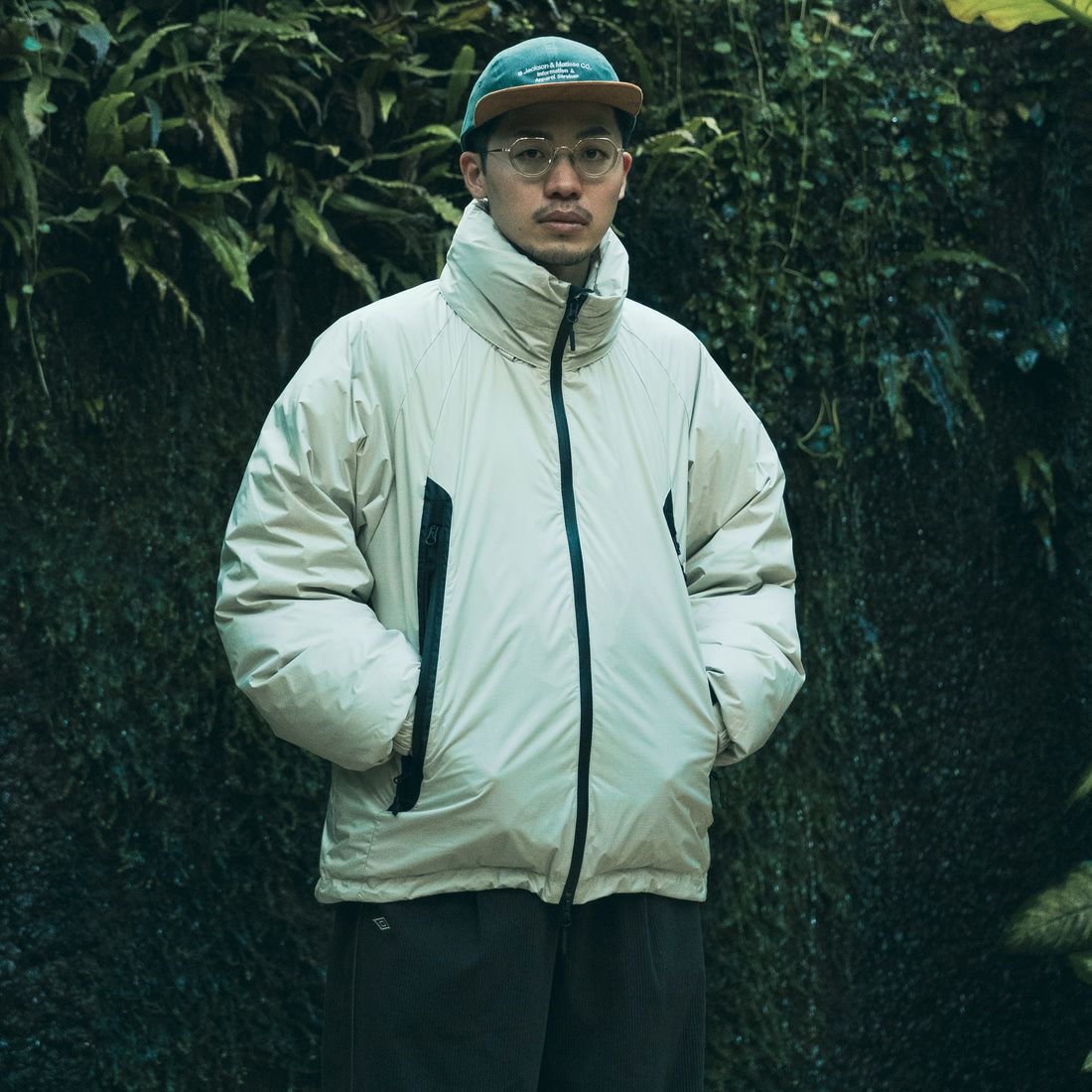 JEANSFACTORY × NANGA [ジーンズファクトリー × ナンガ] 別注 オーロラテックスダウンジャケット [JMP-254-030-JF] IVORY &&モデル身長：168cm 着用サイズ：L&&