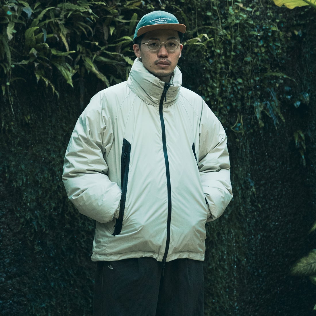 JEANSFACTORY × NANGA [ジーンズファクトリー × ナンガ] 別注 オーロラテックスダウンジャケット [JMP-254-030-JF] IVORY &&モデル身長：168cm 着用サイズ：L&&