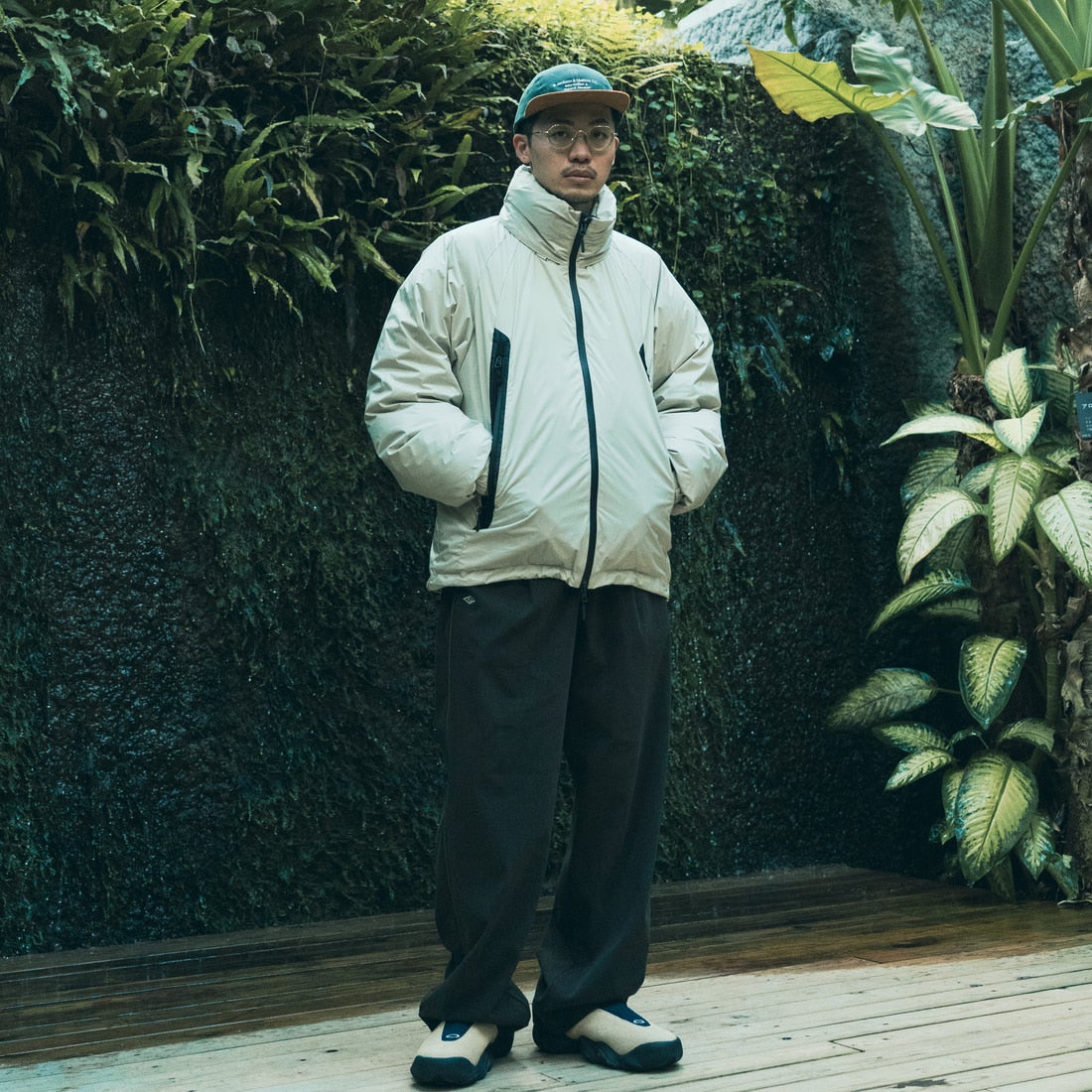 JEANSFACTORY × NANGA [ジーンズファクトリー × ナンガ] 別注 オーロラテックスダウンジャケット [JMP-254-030-JF] IVORY &&モデル身長：168cm 着用サイズ：L&&