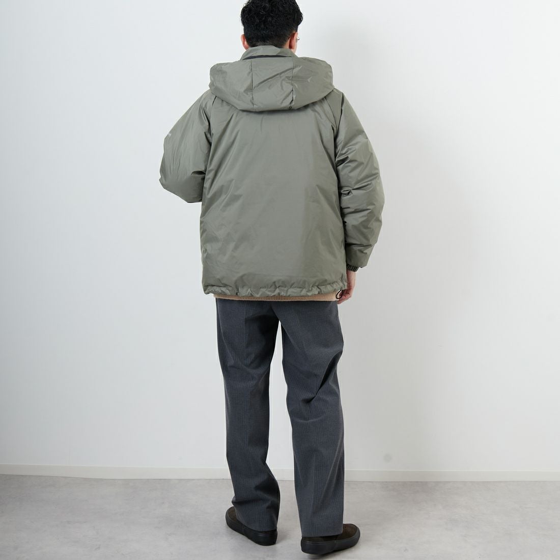 JEANSFACTORY × NANGA [ジーンズファクトリー × ナンガ] 別注 オーロラテックスダウンジャケット [JMP-254-030-JF] O.D GREEN &&モデル身長：168cm 着用サイズ：L&&