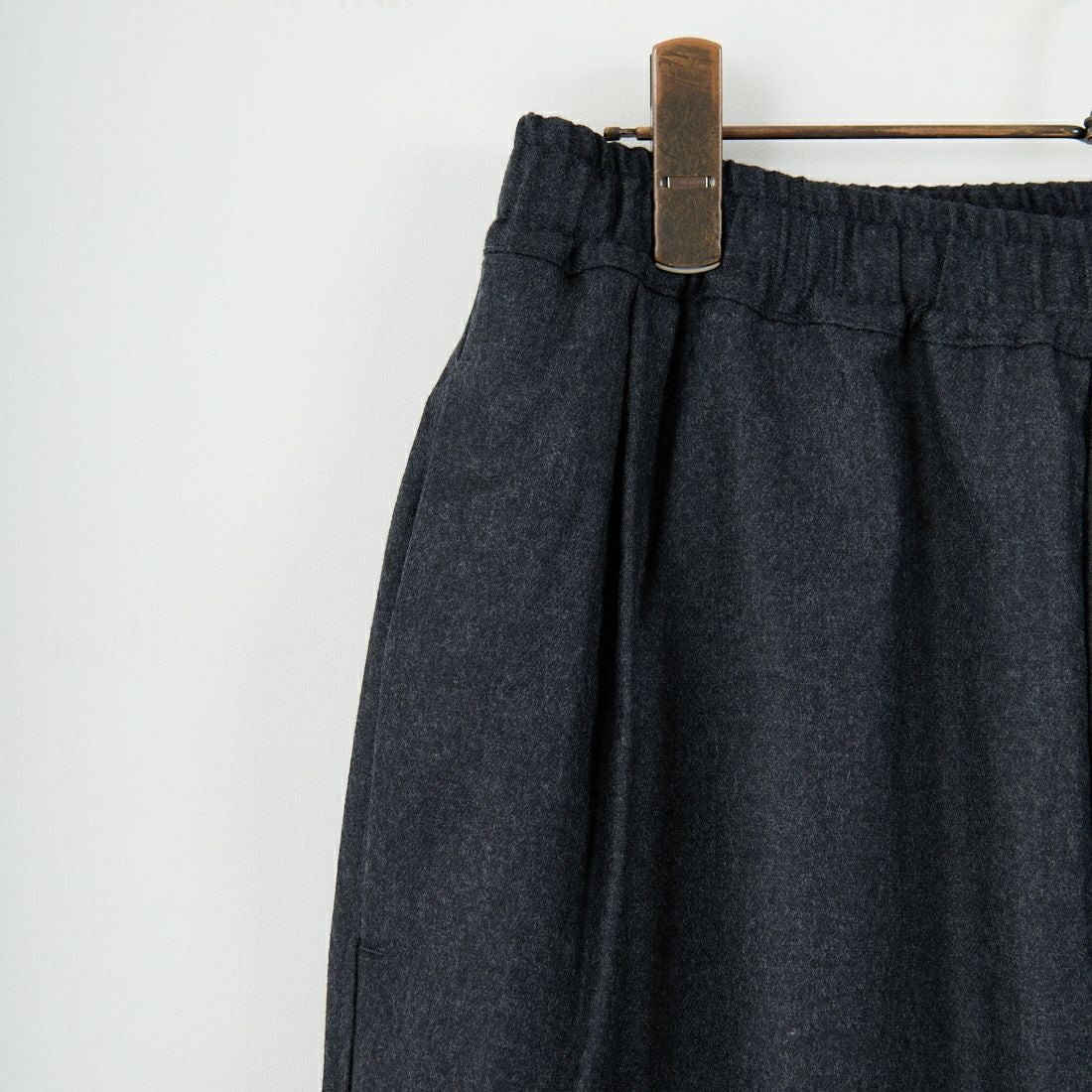 STILL BY HAND [スティルバイハンド] 別注 ウールワイドスピンドルパンツ [2503JF-EX06-JF] CHARCOAL
