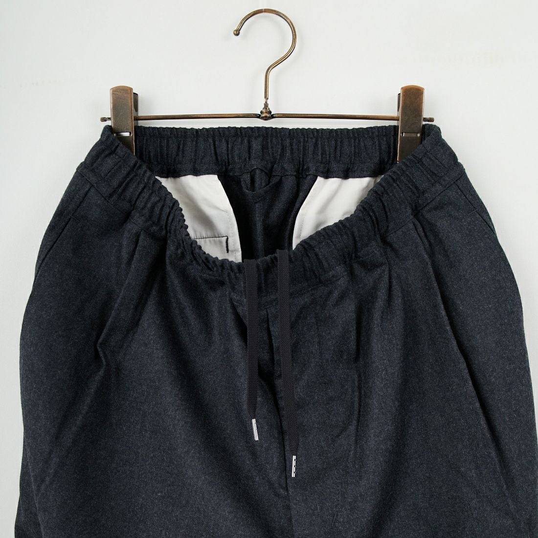 STILL BY HAND [スティルバイハンド] 別注 ウールワイドスピンドルパンツ [2503JF-EX06-JF] CHARCOAL