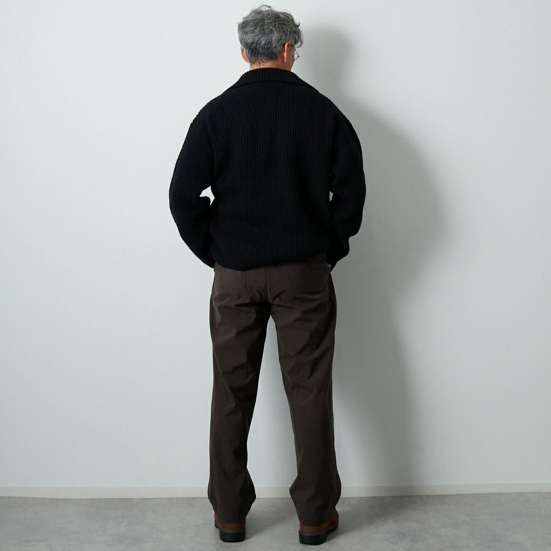 STILL BY HAND [スティルバイハンド] 別注 ナイロンオックステーパードパンツ [2503JF-EX07-JF] BROWN &&モデル身長：174cm 着用サイズ：48&&