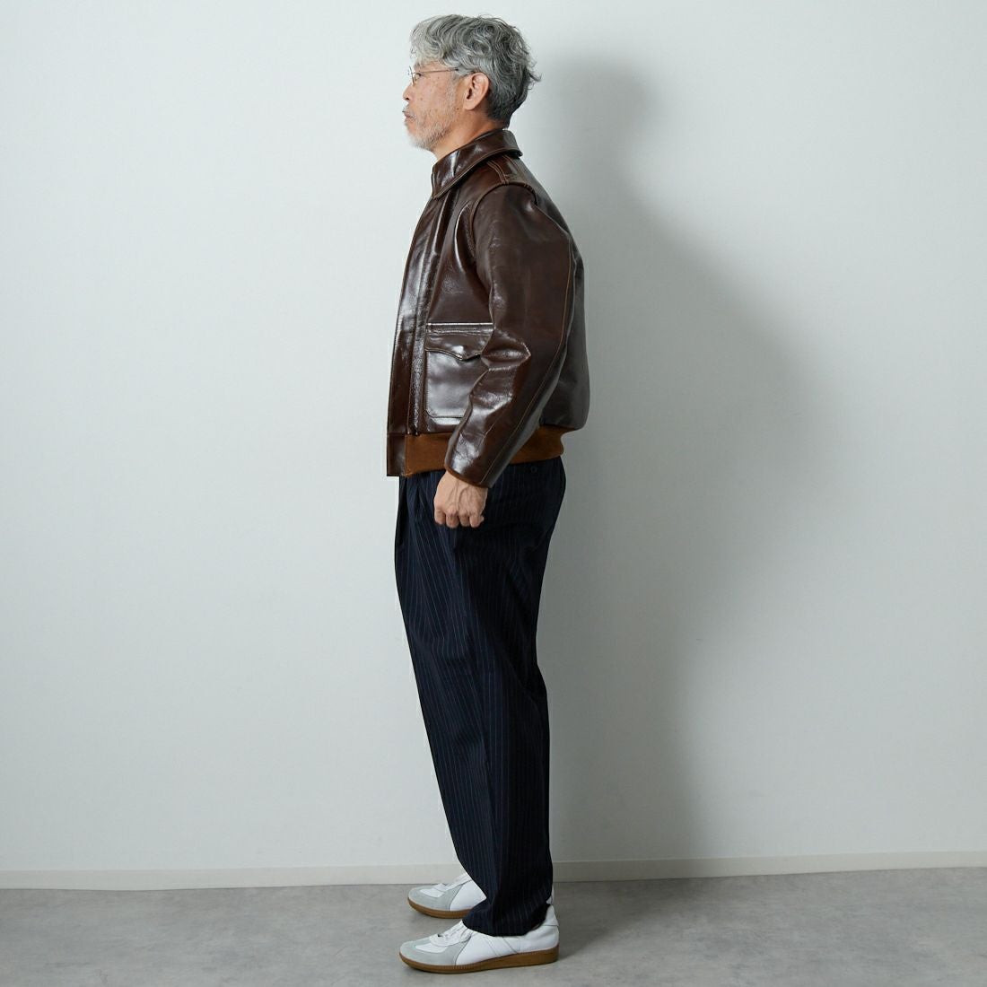 STILL BY HAND [スティルバイハンド] 別注 ウールツータックパンツ [2503JF-EX08-JF] NAVY ST &&モデル身長：174cm 着用サイズ：48&&