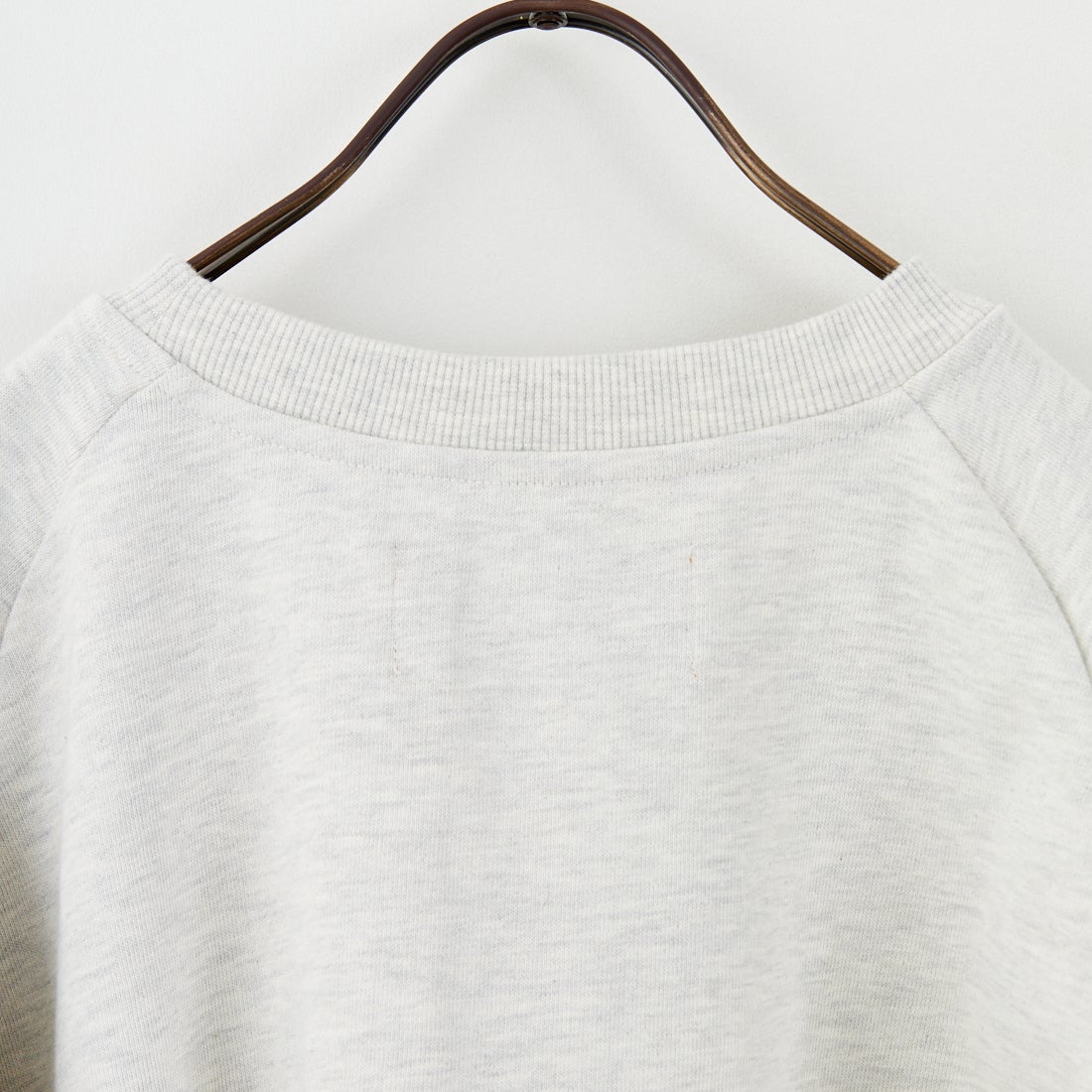 UNIVERSAL OVERALL [ユニバーサルオーバーオール] 別注 ワンポイントロゴ刺繍 ラグランスリーブスウェット [U2532201IN-JF] OATMEAL