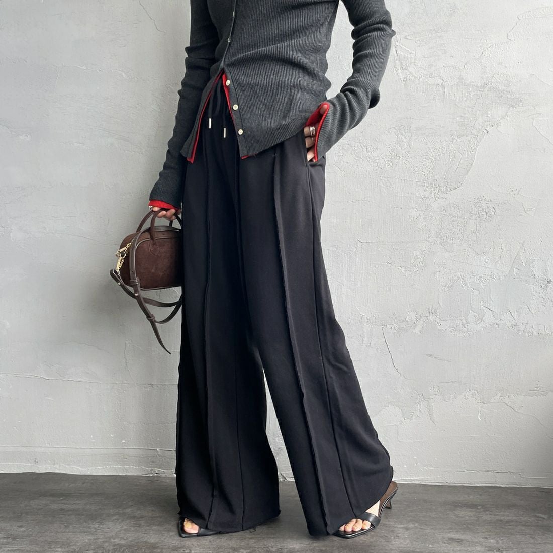 09 BLACK&&モデル身長：158cm 着用サイズ：F&&