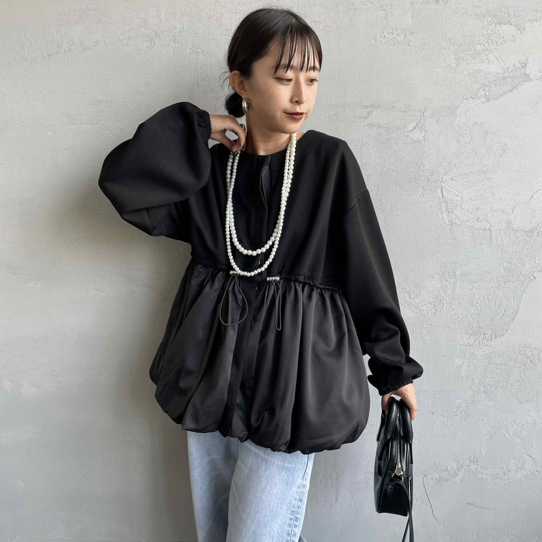 nenom [ネノム] 裾バルーン ドッキングブルゾン [NE25132018] 09 BLACK &&モデル身長：150cm 着用サイズ：F&&