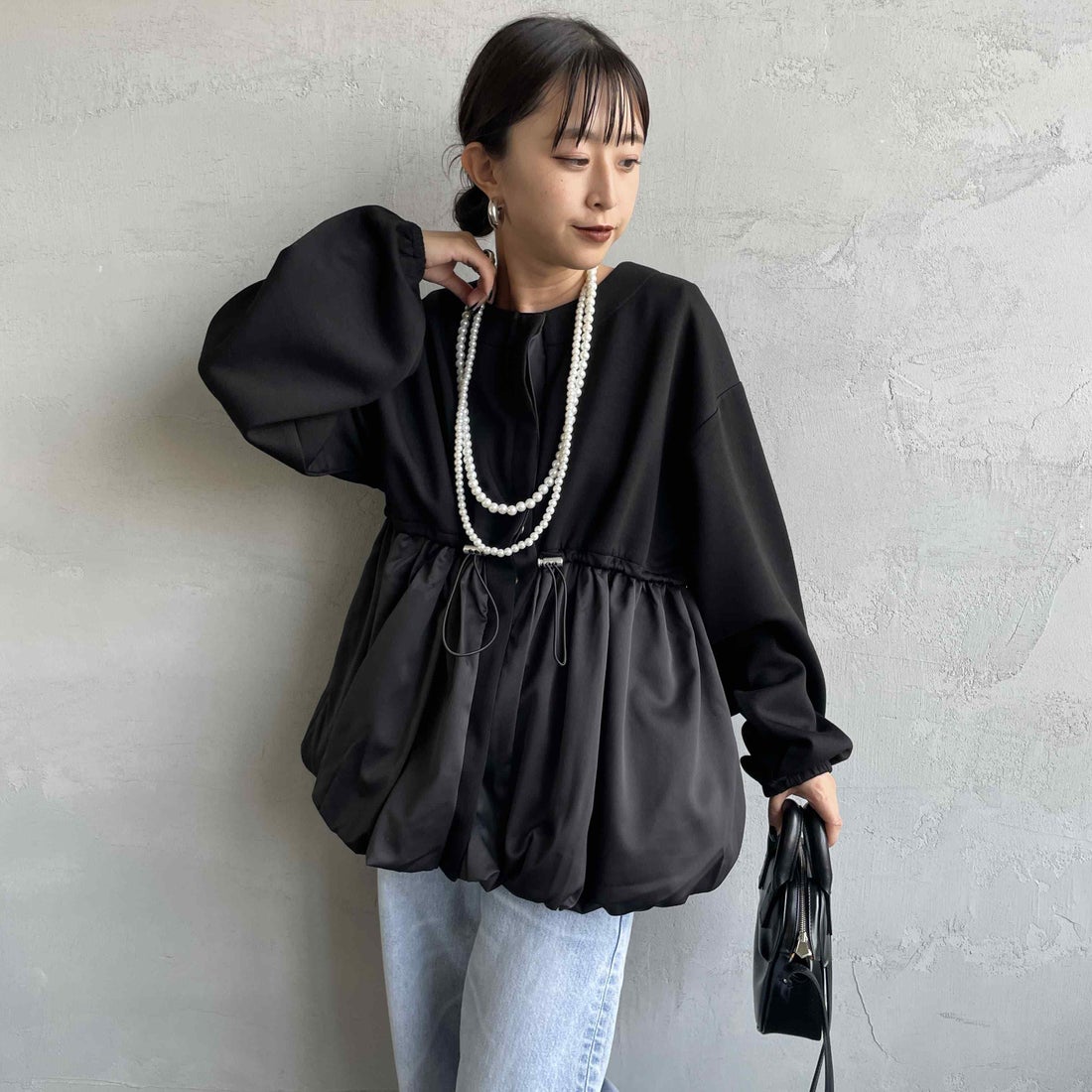 nenom [ネノム] 裾バルーン ドッキングブルゾン [NE25132018] 09 BLACK &&モデル身長：150cm 着用サイズ：F&&