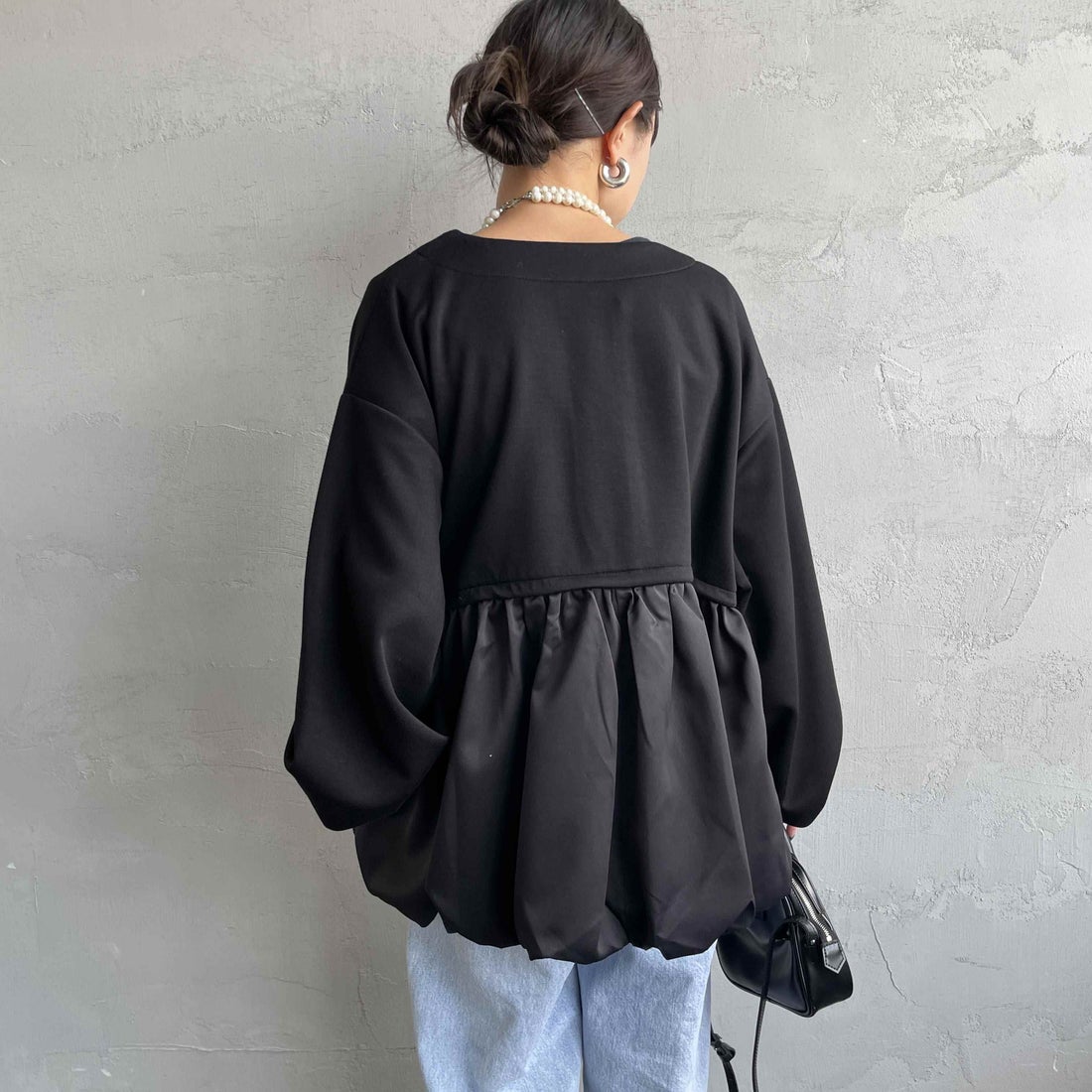 nenom [ネノム] 裾バルーン ドッキングブルゾン [NE25132018] 09 BLACK &&モデル身長：150cm 着用サイズ：F&&