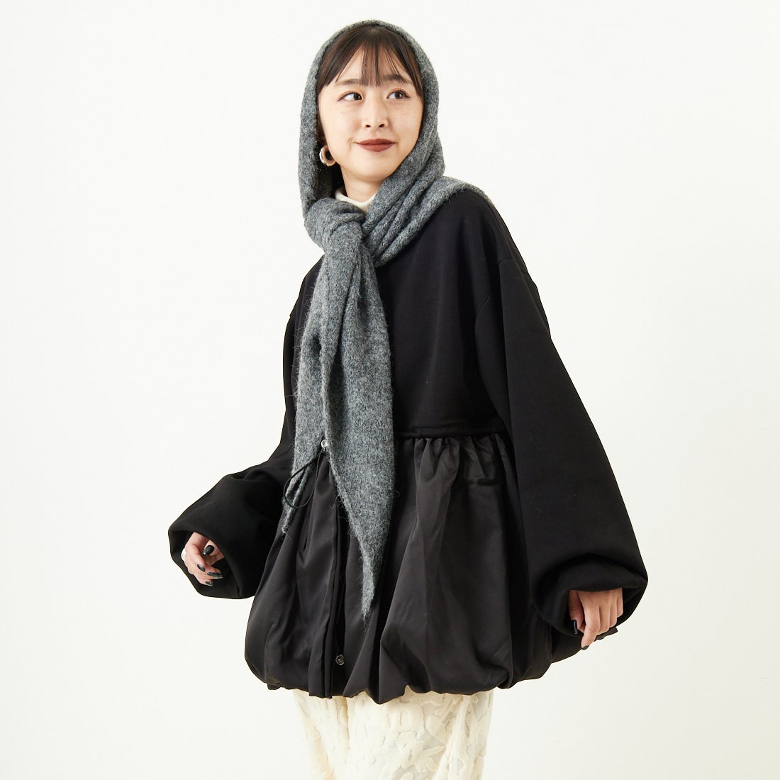 nenom [ネノム] 裾バルーン ドッキングブルゾン [NE25132018] 09 BLACK &&モデル身長：150cm 着用サイズ：F&&