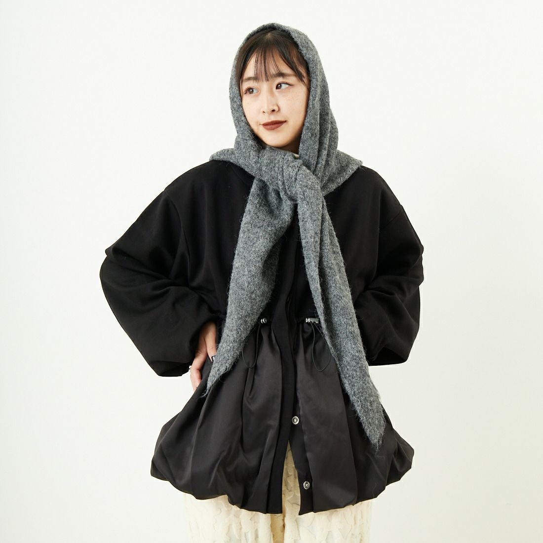 nenom [ネノム] 裾バルーン ドッキングブルゾン [NE25132018] 09 BLACK &&モデル身長：150cm 着用サイズ：F&&