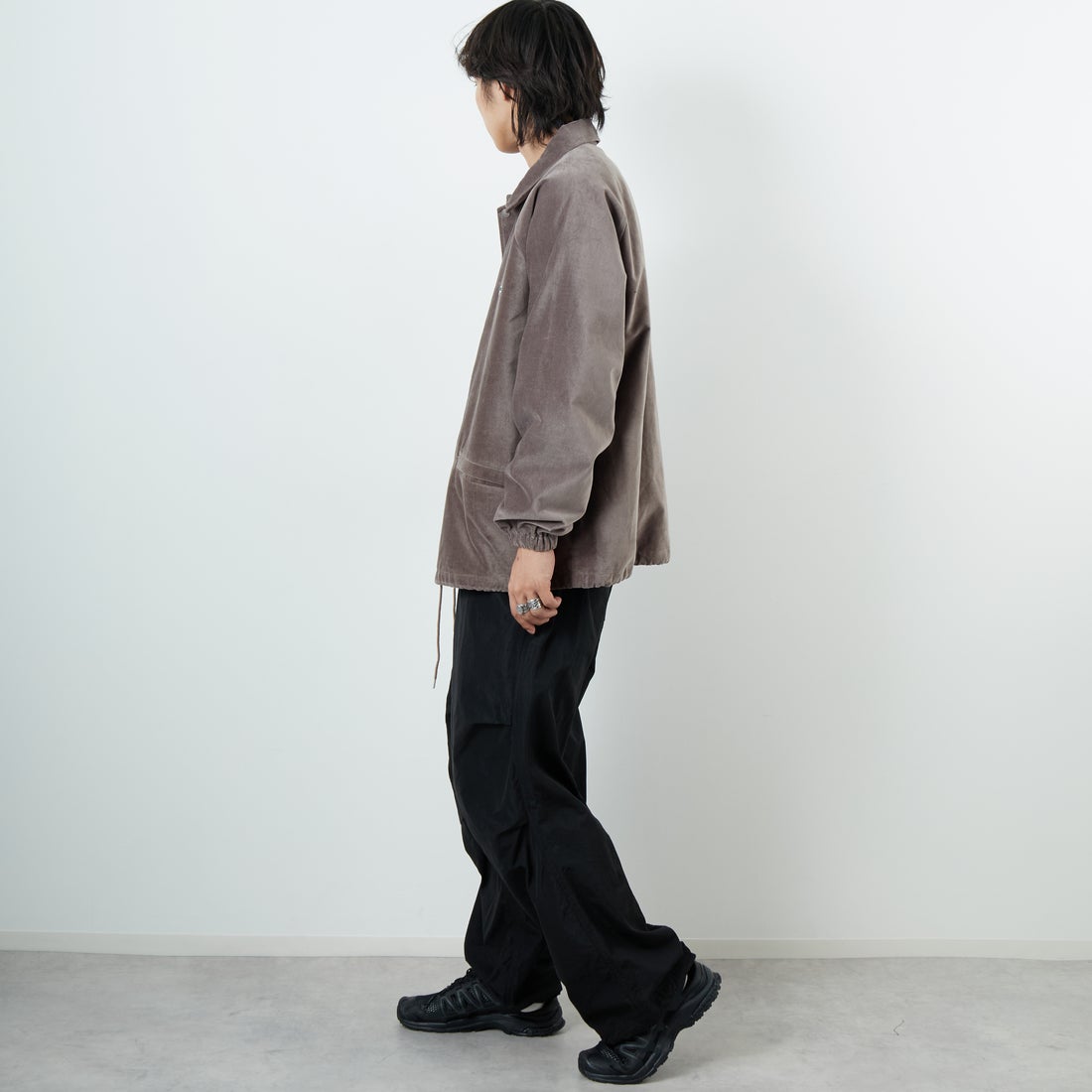 THE FOX [ザフォックス] 別注 ワンポイントロゴ ラグランスリーブコーチジャケット [PN25F002-JF] BEIGE &&モデル身長：179cm 着用サイズ：L&&