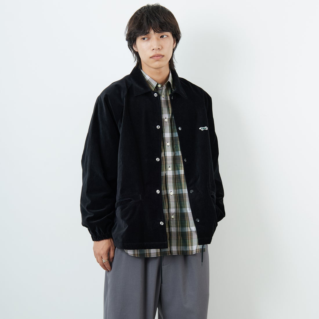 THE FOX [ザフォックス] 別注 ワンポイントロゴ ラグランスリーブコーチジャケット [PN25F002-JF] BLACK &&モデル身長：179cm 着用サイズ：L&&