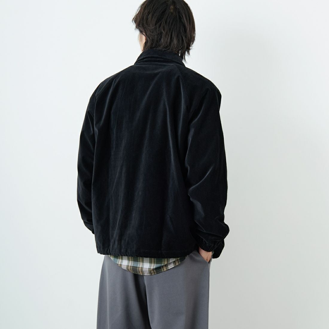 THE FOX [ザフォックス] 別注 ワンポイントロゴ ラグランスリーブコーチジャケット [PN25F002-JF] BLACK &&モデル身長：179cm 着用サイズ：L&&