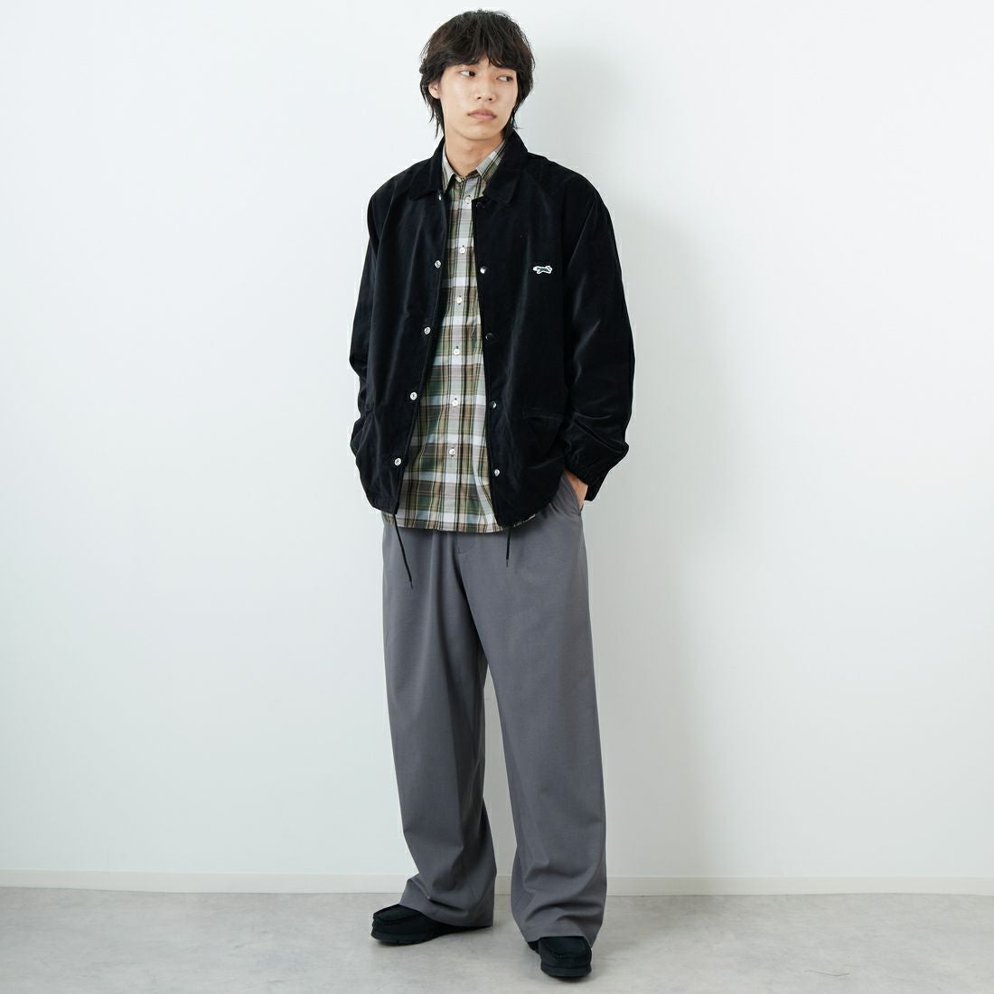 THE FOX [ザフォックス] 別注 ワンポイントロゴ ラグランスリーブコーチジャケット [PN25F002-JF] BLACK &&モデル身長：179cm 着用サイズ：L&&