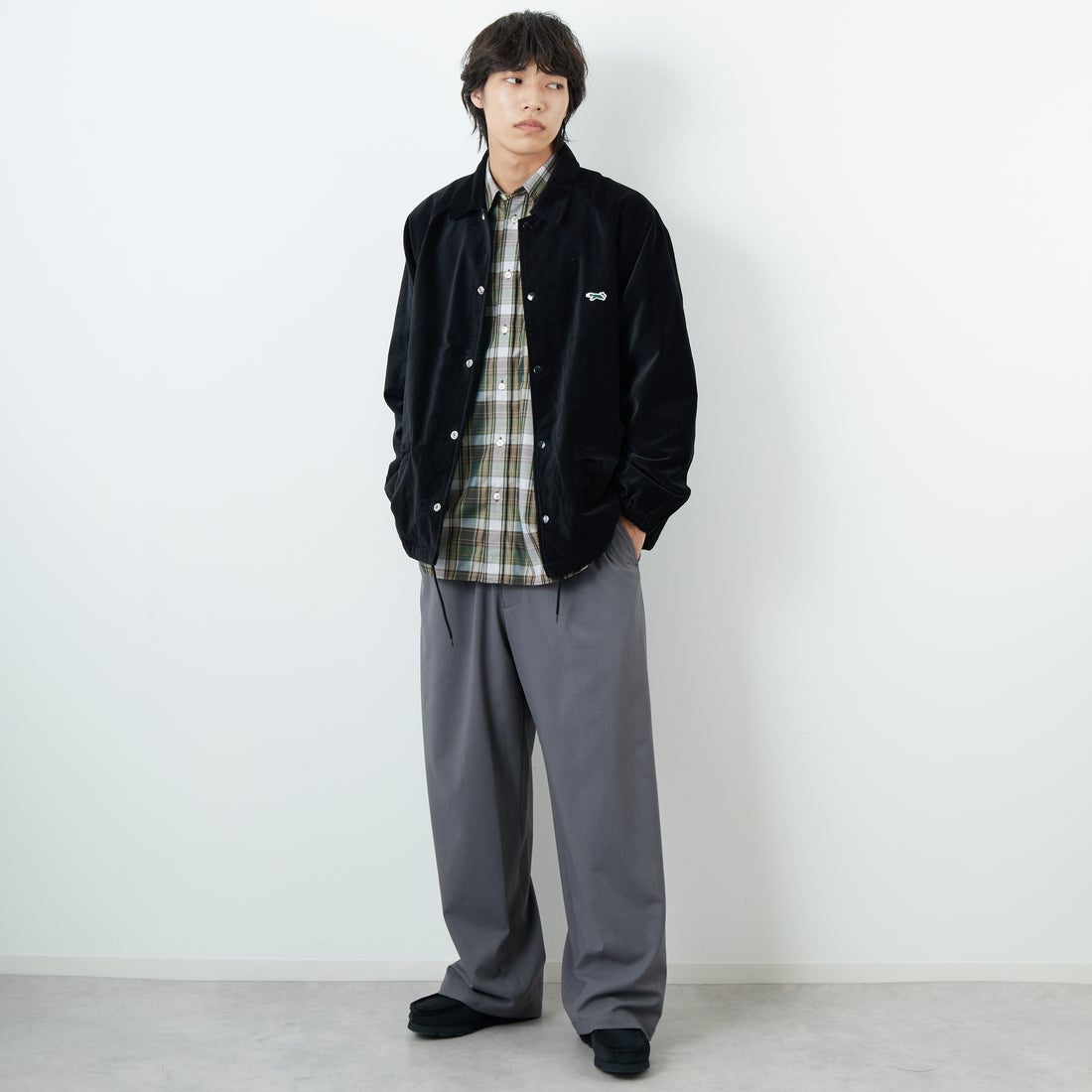 THE FOX [ザフォックス] 別注 ワンポイントロゴ ラグランスリーブコーチジャケット [PN25F002-JF] BLACK &&モデル身長：179cm 着用サイズ：L&&