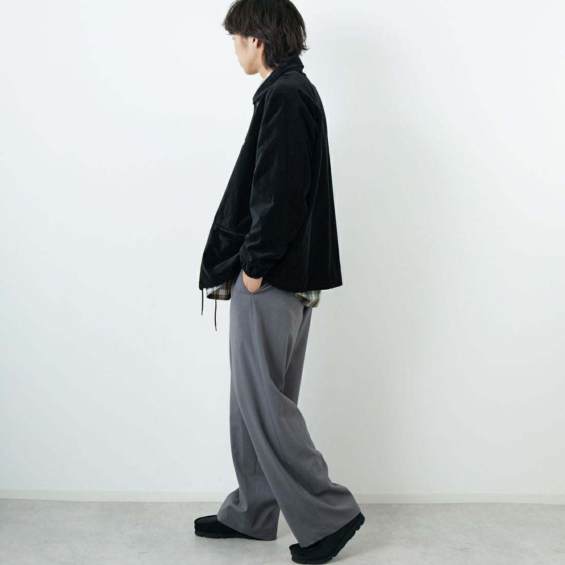 THE FOX [ザフォックス] 別注 ワンポイントロゴ ラグランスリーブコーチジャケット [PN25F002-JF] BLACK &&モデル身長：179cm 着用サイズ：L&&