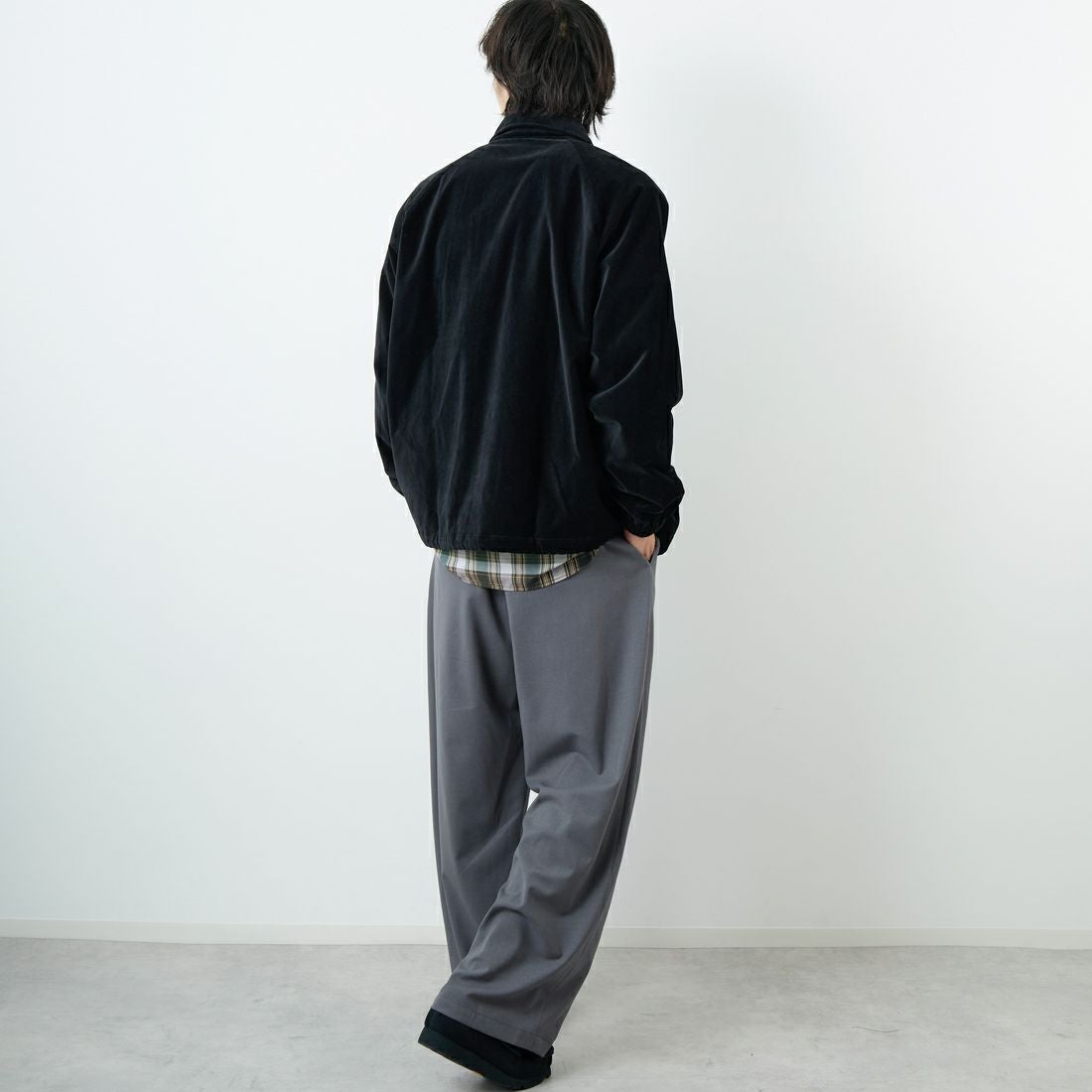 THE FOX [ザフォックス] 別注 ワンポイントロゴ ラグランスリーブコーチジャケット [PN25F002-JF] BLACK &&モデル身長：179cm 着用サイズ：L&&