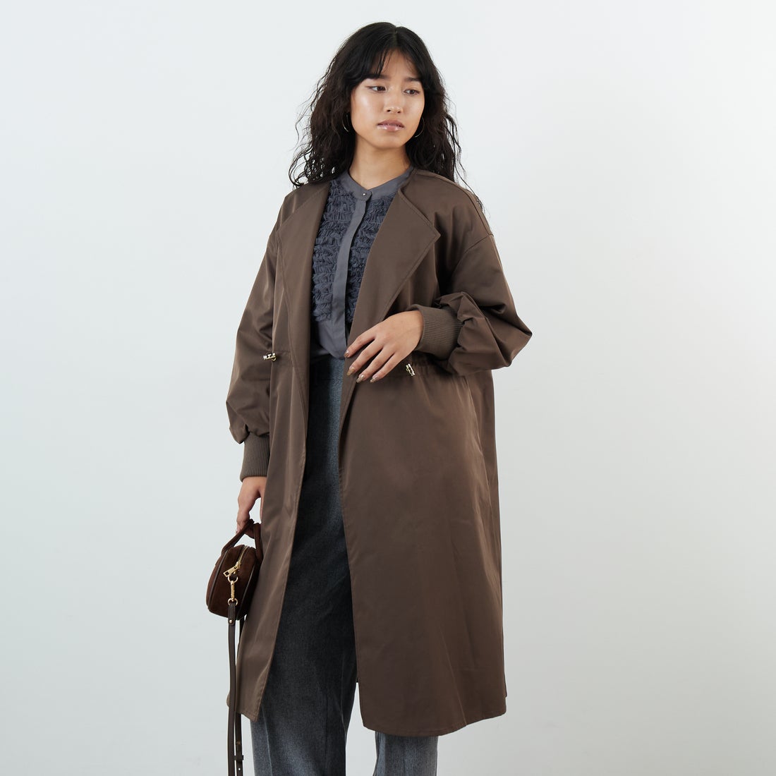 Jf Ready Made [ジェイエフレディメイド] ポリエステルタッサーコート [8552102-01] 62 ﾌﾞﾗｳﾝ &&モデル身長：162cm 着用サイズ：F&&