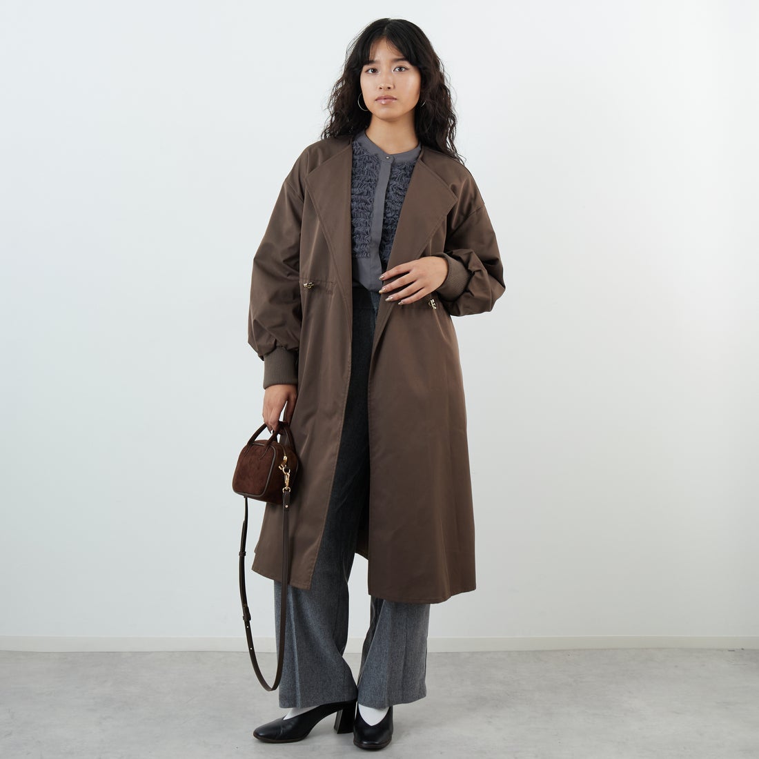 Jf Ready Made [ジェイエフレディメイド] ポリエステルタッサーコート [8552102-01] 62 ﾌﾞﾗｳﾝ &&モデル身長：162cm 着用サイズ：F&&