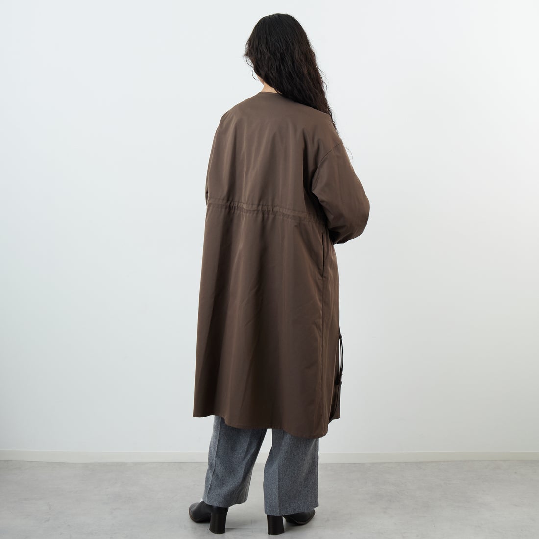 Jf Ready Made [ジェイエフレディメイド] ポリエステルタッサーコート [8552102-01] 62 ﾌﾞﾗｳﾝ &&モデル身長：162cm 着用サイズ：F&&