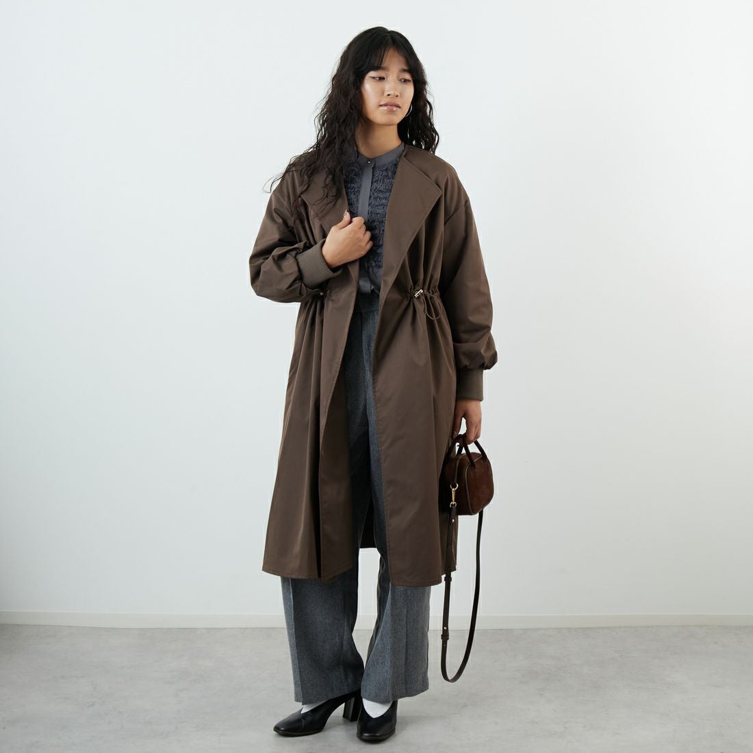 Jf Ready Made [ジェイエフレディメイド] ポリエステルタッサーコート [8552102-01] 62 ﾌﾞﾗｳﾝ &&モデル身長：162cm 着用サイズ：F&&