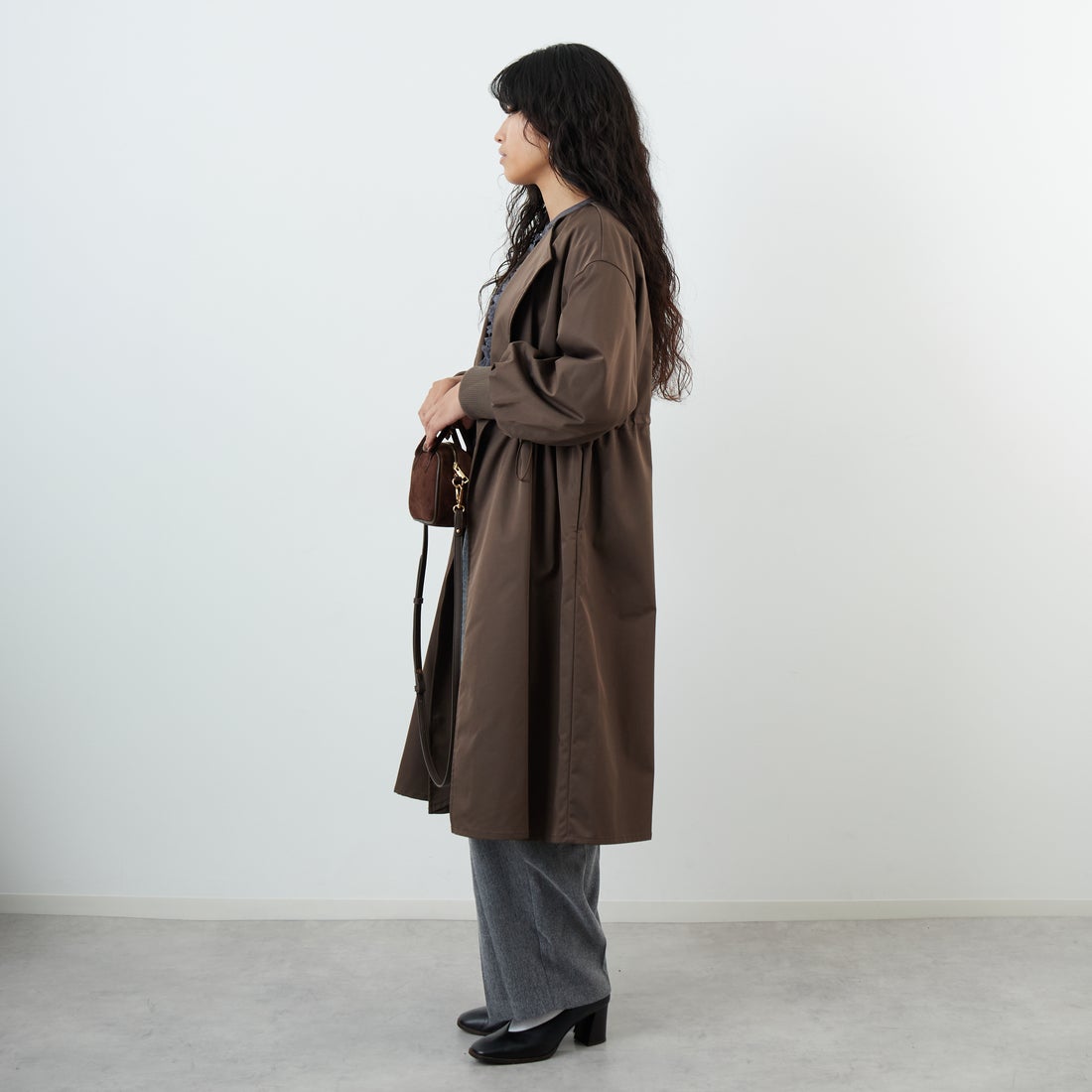 Jf Ready Made [ジェイエフレディメイド] ポリエステルタッサーコート [8552102-01] 62 ﾌﾞﾗｳﾝ &&モデル身長：162cm 着用サイズ：F&&