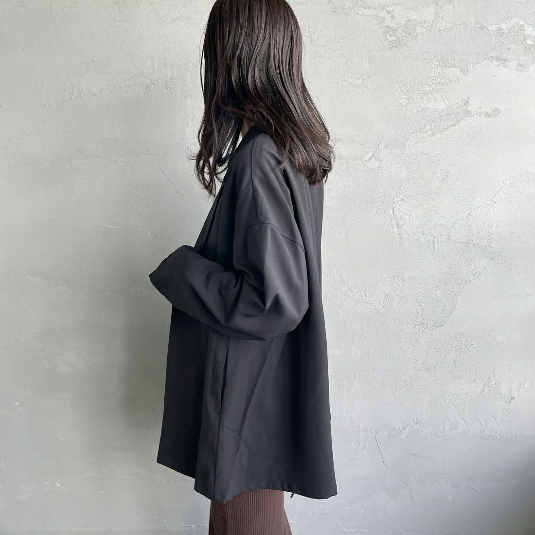 mizuiro ind [ミズイロインド] テーラードシャツジャケット [3-230103] 99 BLACK &&モデル身長：160cm 着用サイズ：F&&