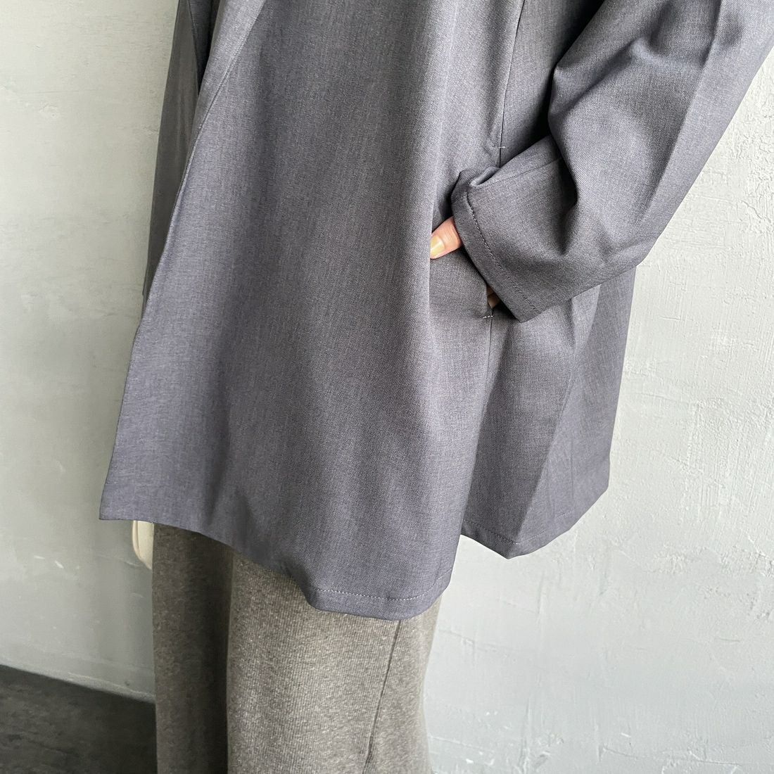 mizuiro ind [ミズイロインド] テーラードシャツジャケット [3-230103] 91 GRAY &&モデル身長：158cm 着用サイズ：F&&