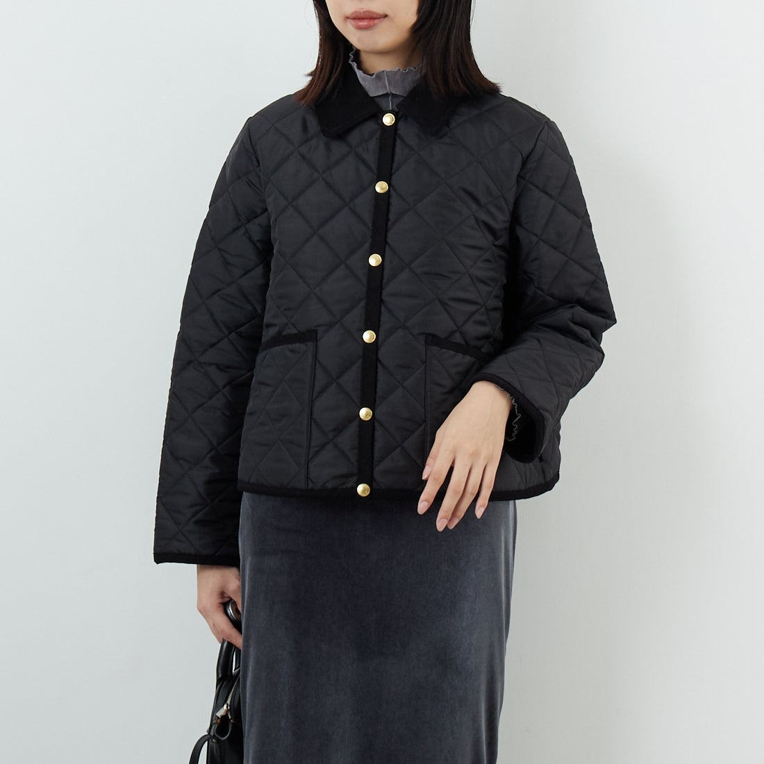 AA01 BK/BK&&モデル身長：162cm 着用サイズ：34&&