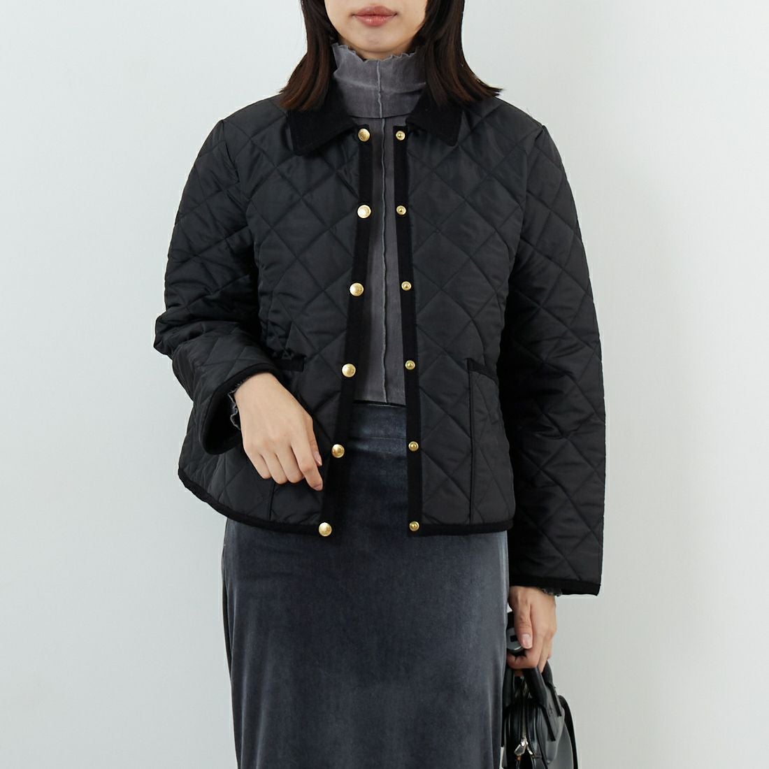 Traditional Weatherwear [トラディショナル ウェザーウェア] ウェーバリーAライン [L252APQCO0487AA] AA01 BK/BK &&モデル身長：162cm 着用サイズ：34&&