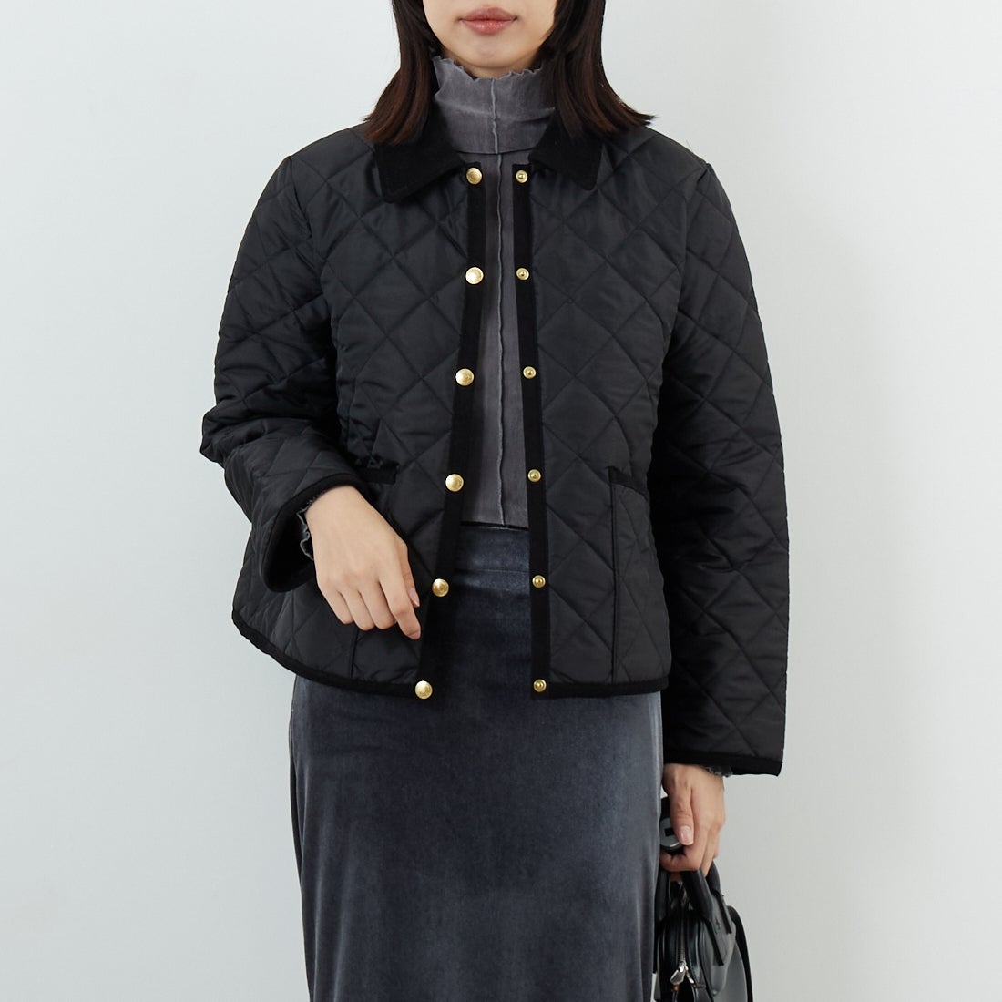 Traditional Weatherwear [トラディショナル ウェザーウェア] ウェーバリーAライン [L252APQCO0487AA] AA01 BK/BK &&モデル身長：162cm 着用サイズ：34&&