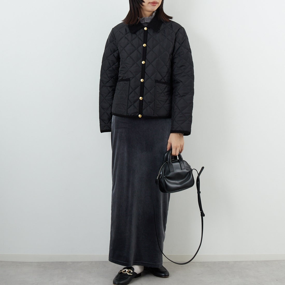 Traditional Weatherwear [トラディショナル ウェザーウェア] ウェーバリーAライン [L252APQCO0487AA] AA01 BK/BK &&モデル身長：162cm 着用サイズ：34&&