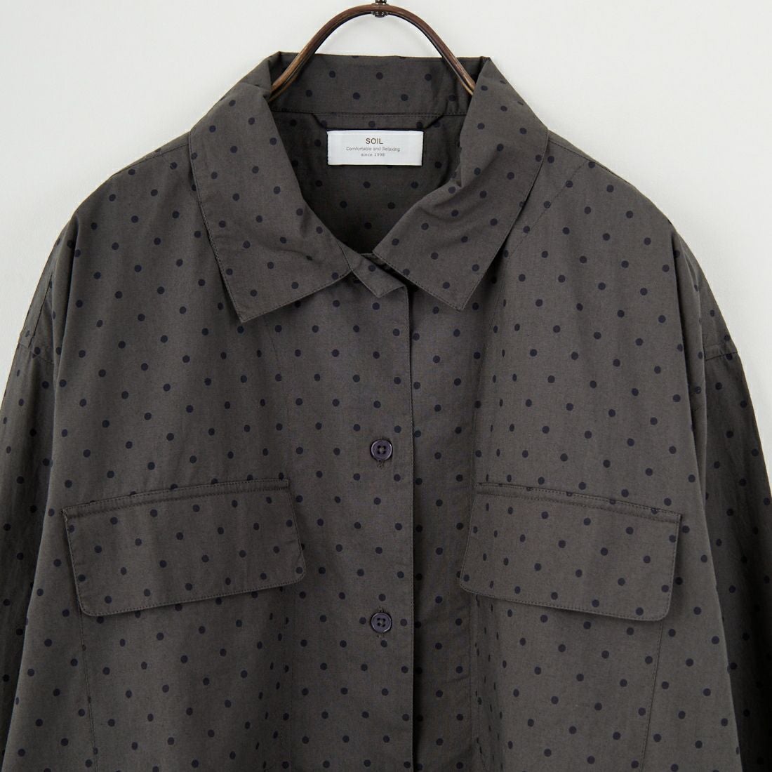 soil [ソイル] ドットコットンポプリン フラップポケットシャツ [NSL25531] 973M GY M.