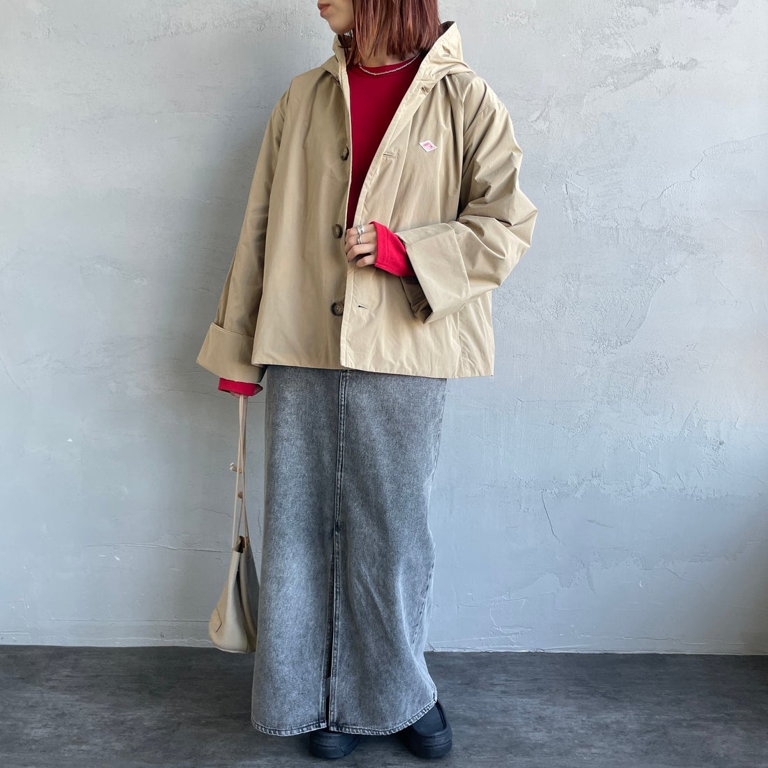 DANTON [ダントン] ピーチタフタ フーデッドジャケット [DT-A0673PNT] BEIGE &&モデル身長：158cm 着用サイズ：36&&