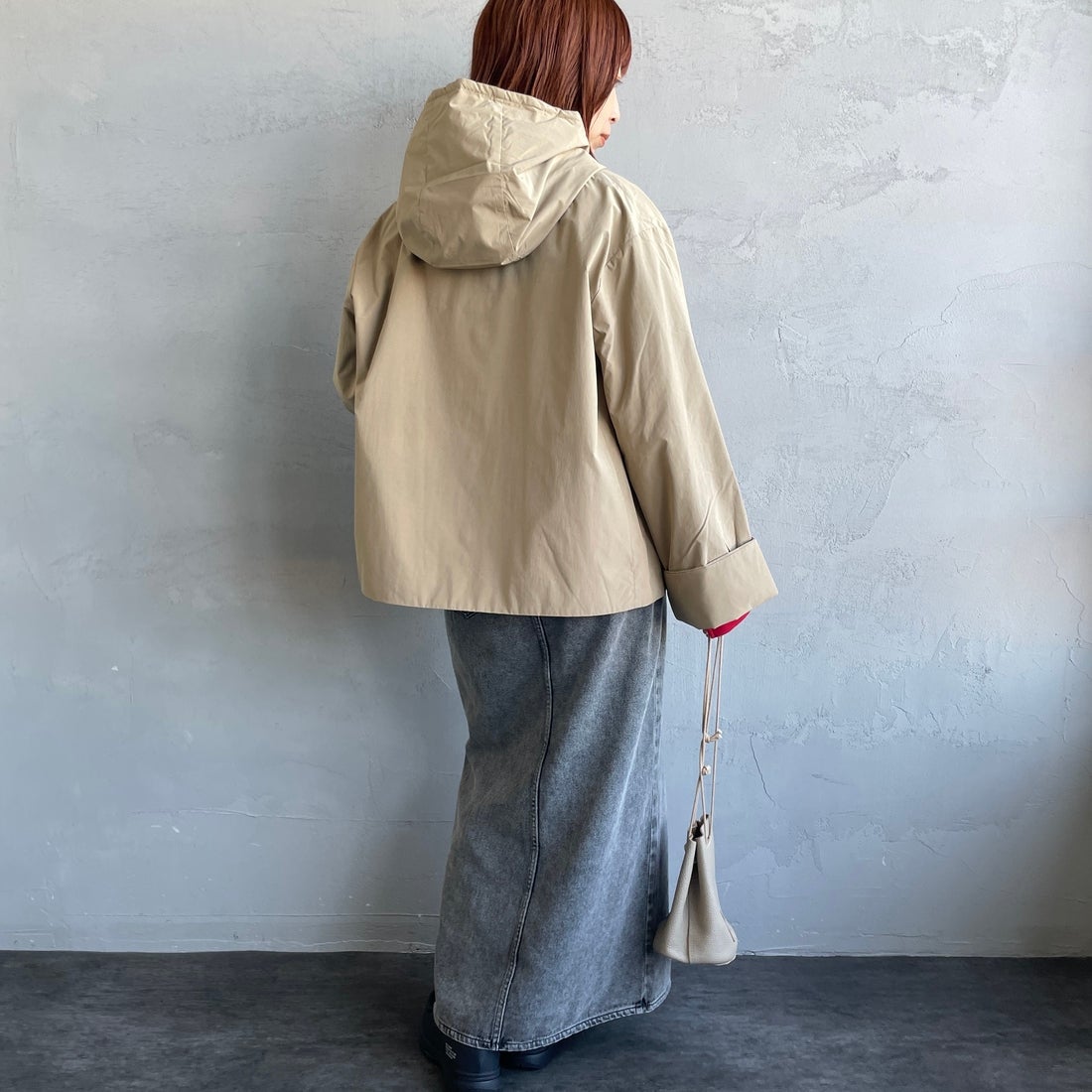 DANTON [ダントン] ピーチタフタ フーデッドジャケット [DT-A0673PNT] BEIGE &&モデル身長：158cm 着用サイズ：36&&