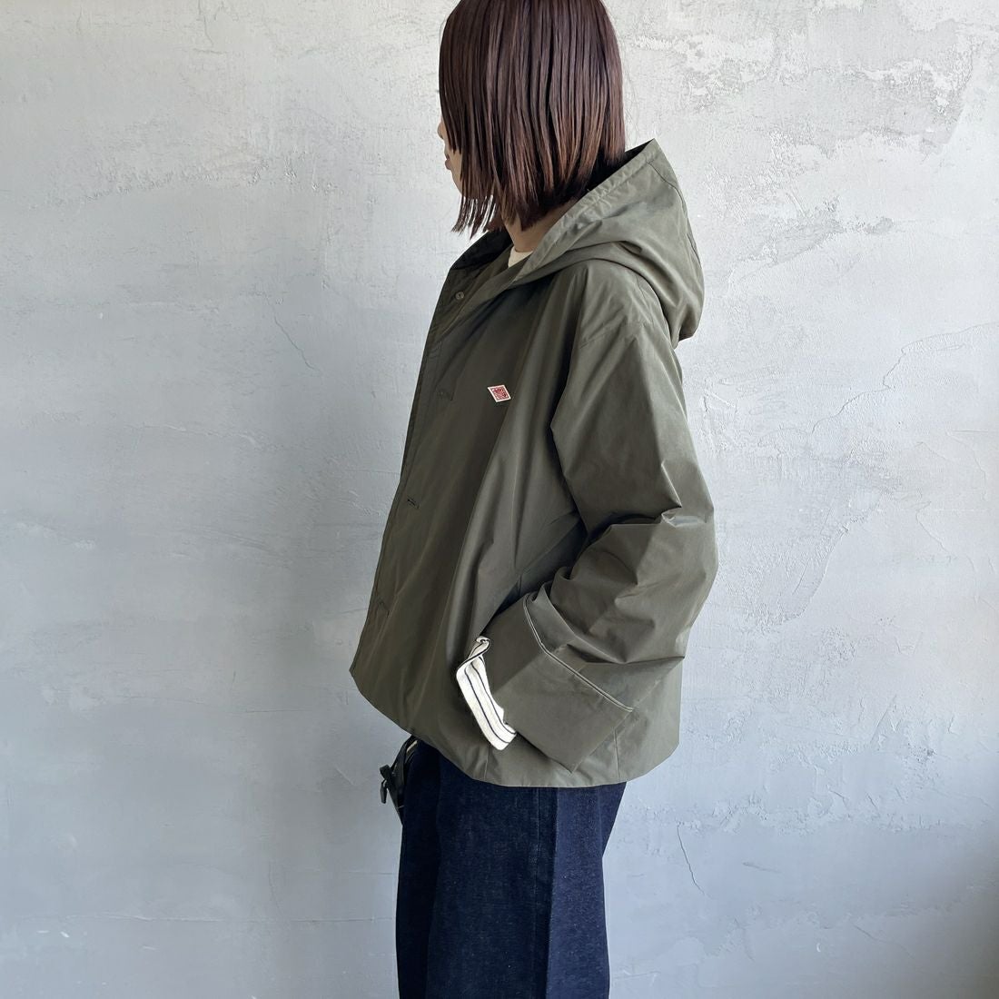 DANTON [ダントン] ピーチタフタ フーデッドジャケット [DT-A0673PNT] DEEP OLIVE &&モデル身長：160cm 着用サイズ：34&&