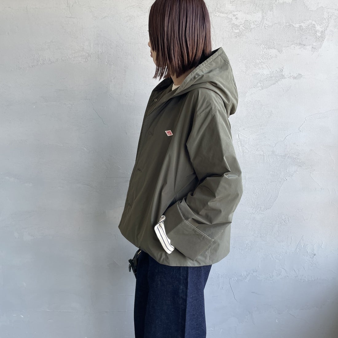 DANTON [ダントン] ピーチタフタ フーデッドジャケット [DT-A0673PNT] DEEP OLIVE &&モデル身長：160cm 着用サイズ：34&&