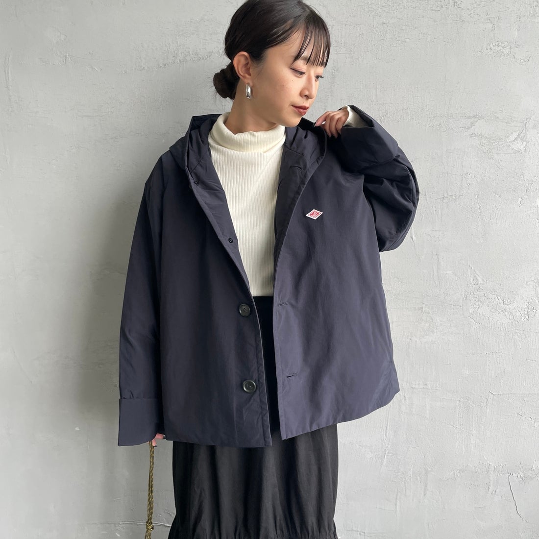 DANTON [ダントン] ピーチタフタ フーデッドジャケット [DT-A0673PNT] NAVY &&モデル身長：150cm 着用サイズ：34&&