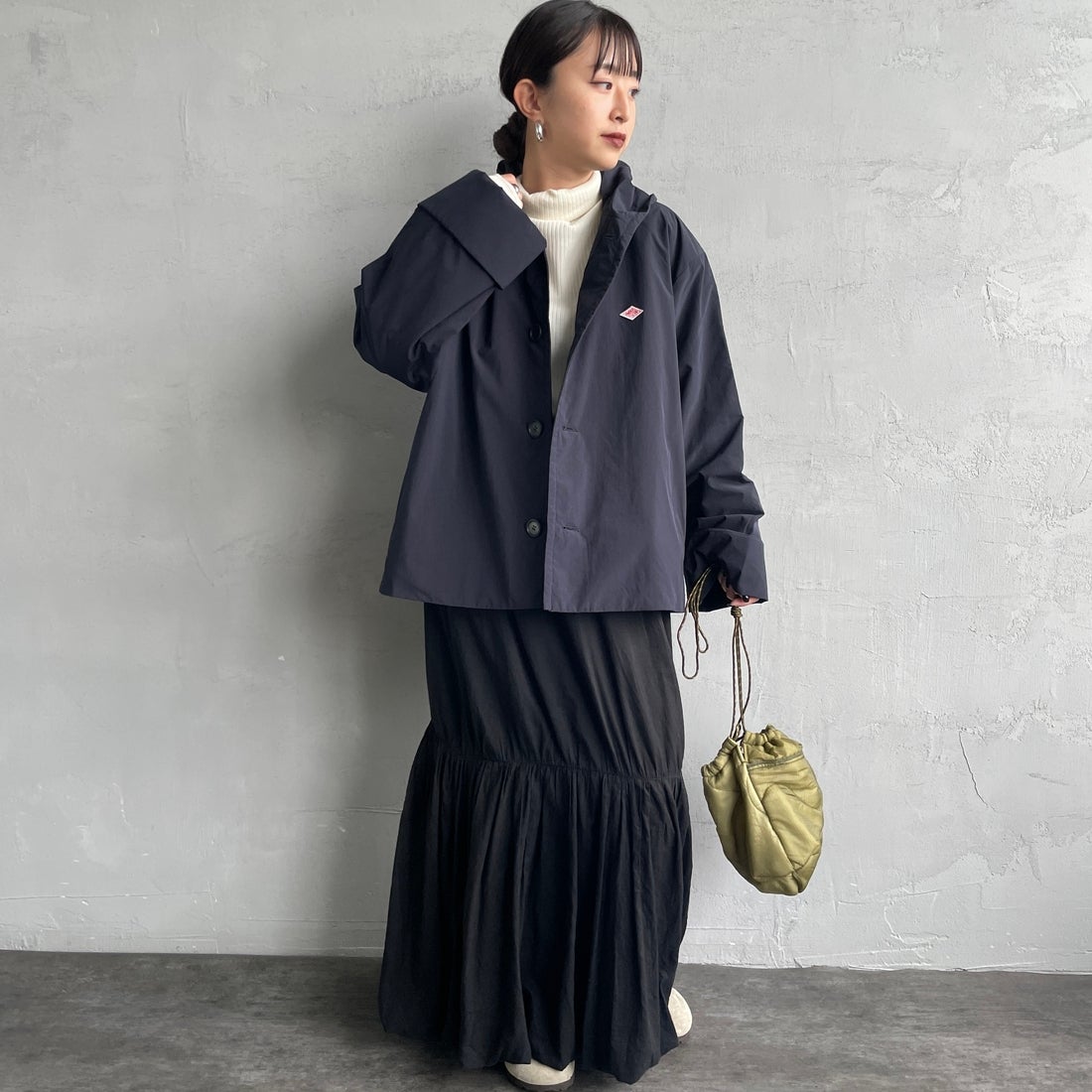 DANTON [ダントン] ピーチタフタ フーデッドジャケット [DT-A0673PNT] NAVY &&モデル身長：150cm 着用サイズ：34&&
