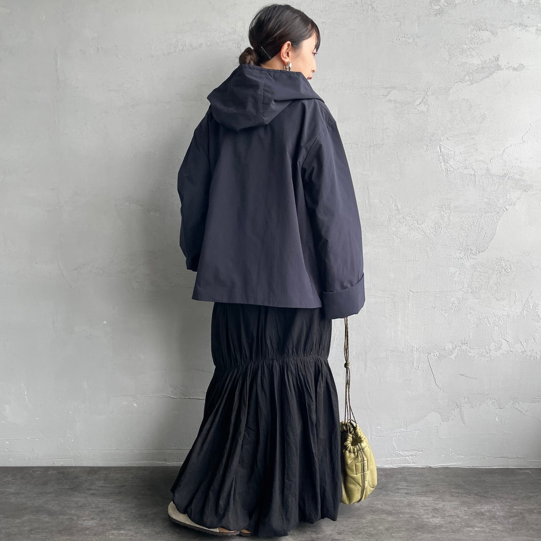 DANTON [ダントン] ピーチタフタ フーデッドジャケット [DT-A0673PNT] NAVY &&モデル身長：150cm 着用サイズ：34&&
