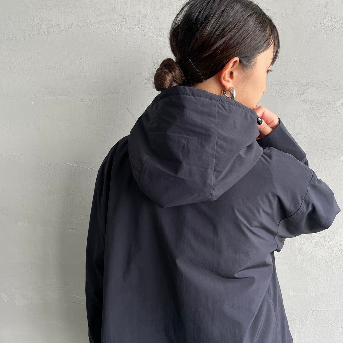 DANTON [ダントン] ピーチタフタ フーデッドジャケット [DT-A0673PNT] NAVY &&モデル身長：150cm 着用サイズ：34&&