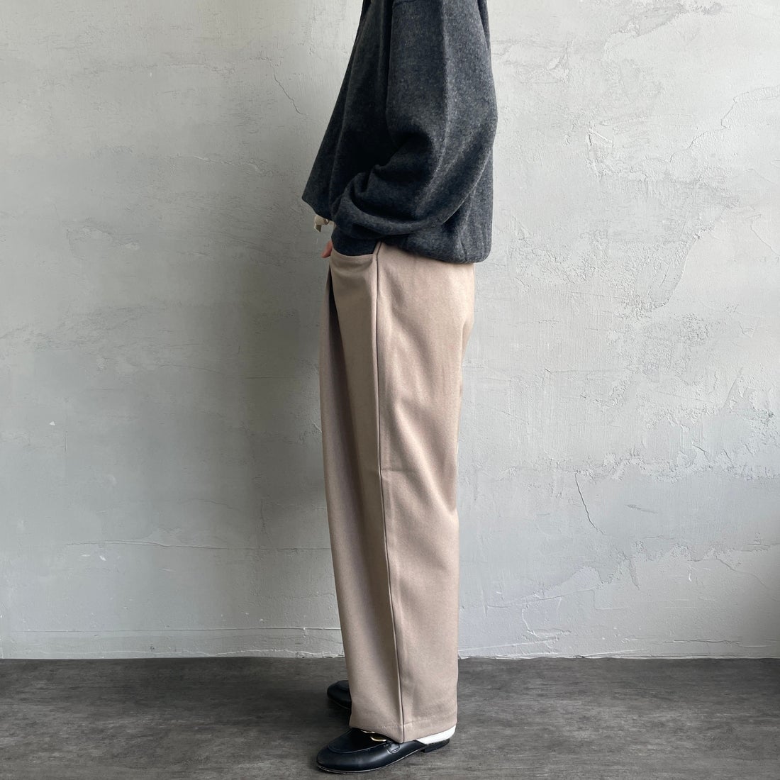 DANTON [ダントン] タックパンツ [DT-E0274FLP] TAUPE &&モデル身長：158cm 着用サイズ：36&&