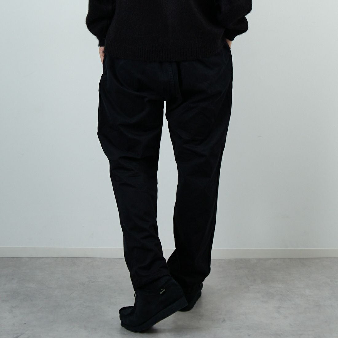 NANGA [ナンガ] ウェビングベルトチノテーパードパンツ [N2530-1D086A] BLK &&モデル身長：179cm 着用サイズ：M&&
