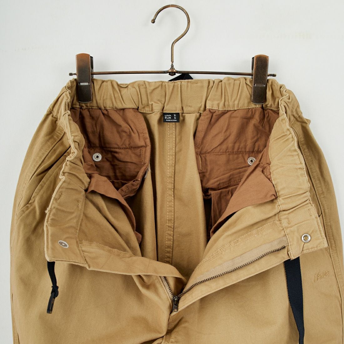 NANGA [ナンガ] ウェビングベルトチノテーパードパンツ [N2530-1D086A