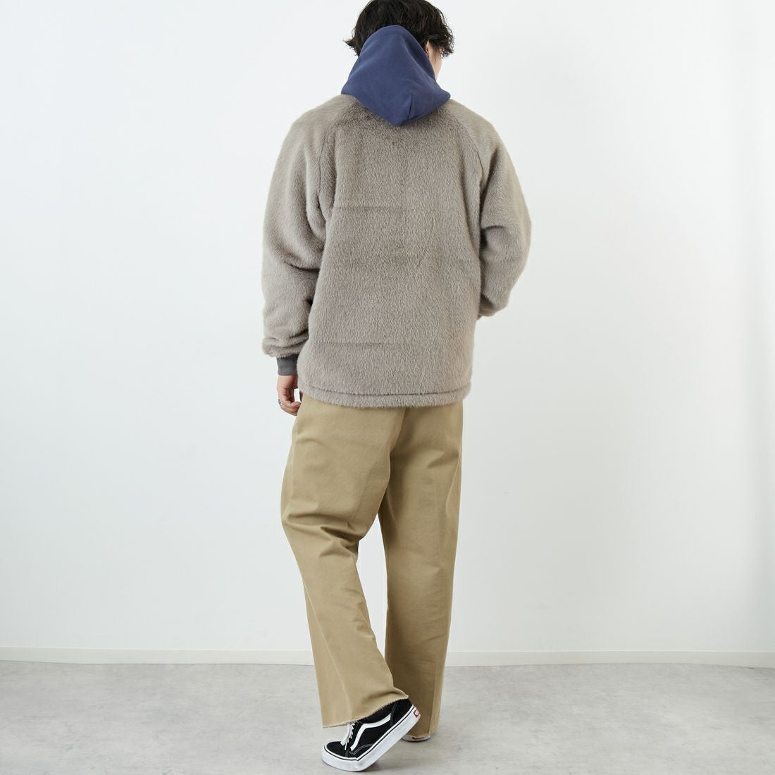 HELLO CALIF [ハローカリフ] ファーボンバーコーチジャケット [HC-254-057] GRYGE &&モデル身長：179cm 着用サイズ：L&&