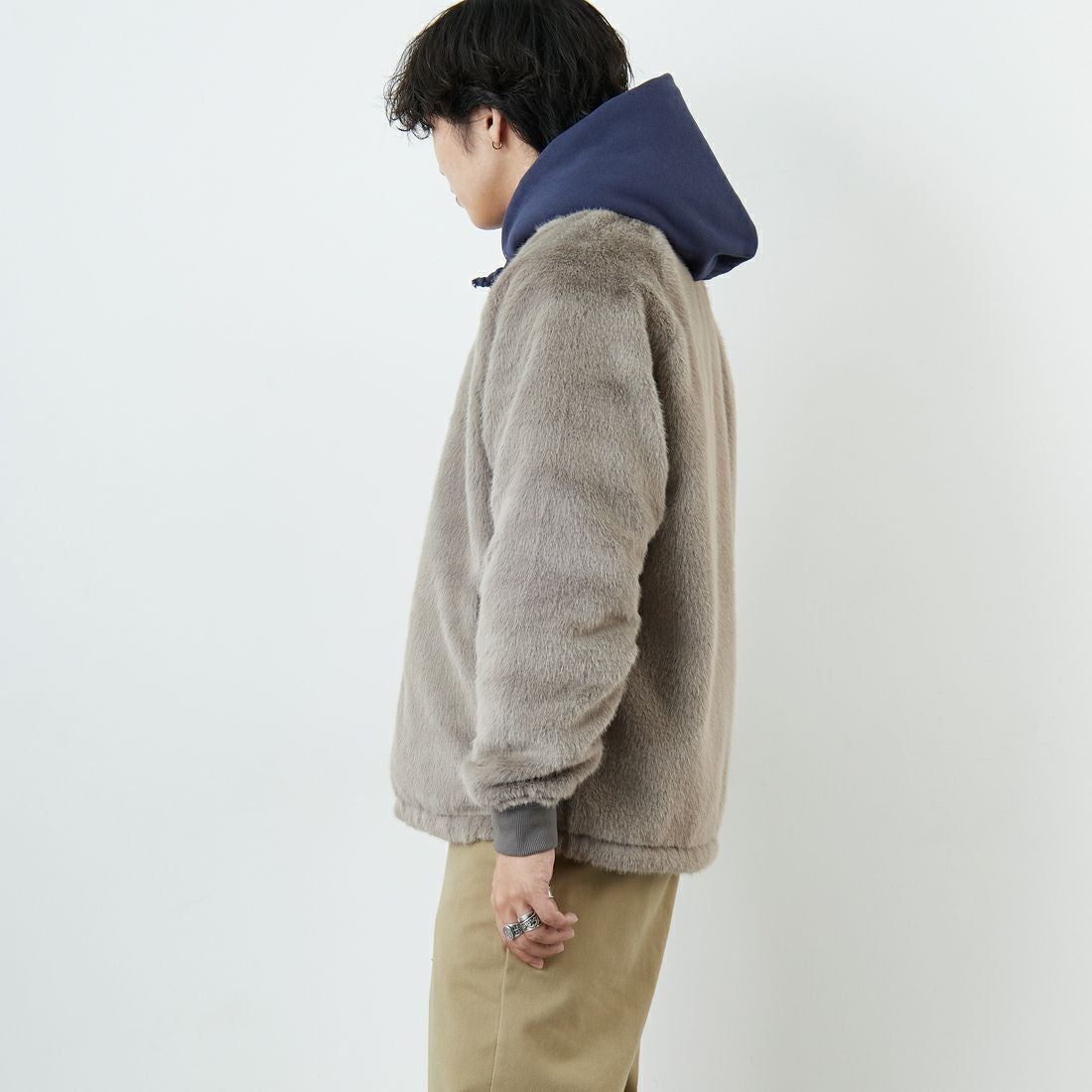 HELLO CALIF [ハローカリフ] ファーボンバーコーチジャケット [HC-254-057] GRYGE &&モデル身長：179cm 着用サイズ：M&&