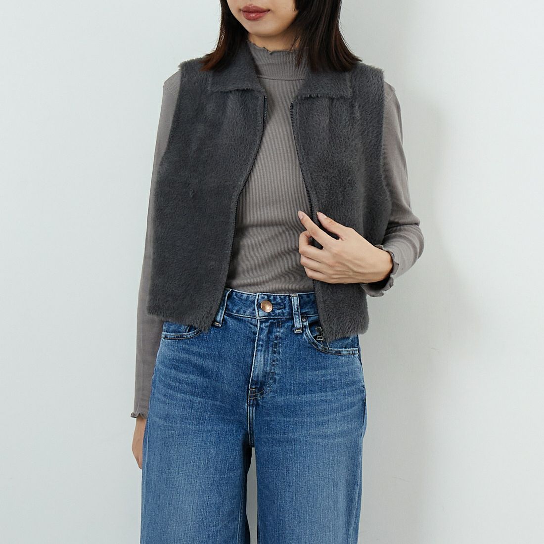 CLOCHE [クロシェ] もこもこファーベスト [55285509] ﾁｬｺｰﾙ &&モデル身長：162cm 着用サイズ：2&&